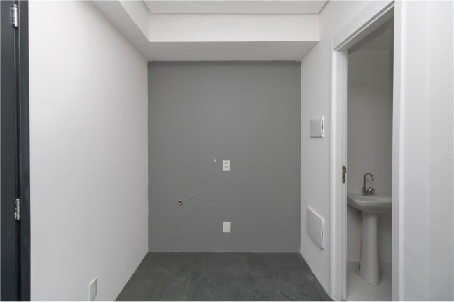 Sala Comercial à Venda, 23 m² em Moema - São Paulo