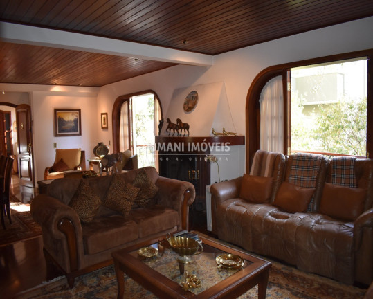 Imagem Imóvel com 4 Quartos à Venda, 170 m² em Região De Capivari - Campos Do Jordão Imagem Imóvel com 4 Quartos à Venda, 170 m² em Região De Capivari - Campos Do Jordão
