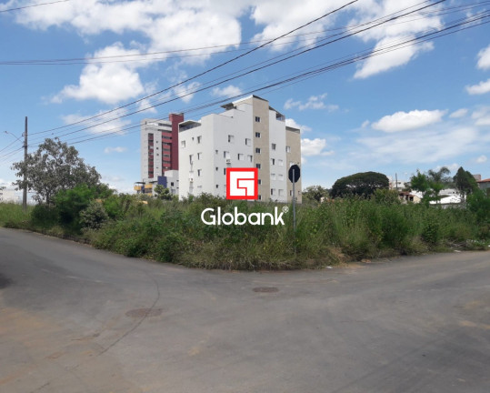 Imagem Terreno à Venda, 450 m² em Augusta Mota - Montes Claros