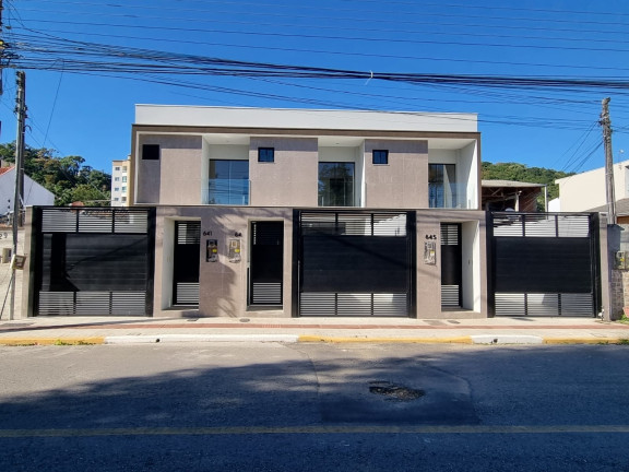 Sobrado com 3 Quartos à Venda, 108 m² em Tabuleiro - Camboriú