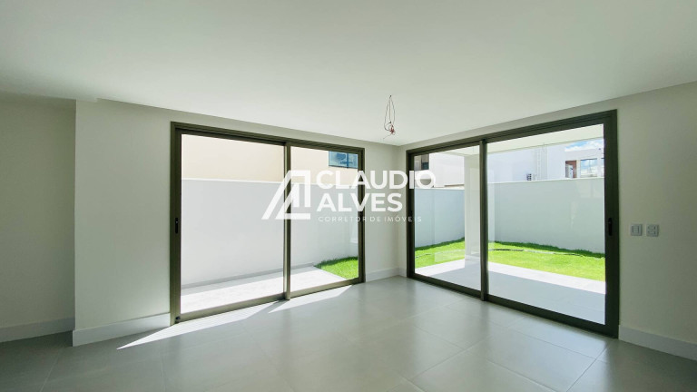 Imagem Casa de Condomínio com 4 Quartos à Venda, 225 m² em Papagaio - Feira De Santana Imagem Casa de Condomínio com 4 Quartos à Venda, 225 m² em Papagaio - Feira De Santana