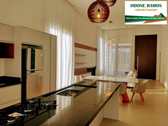 Imagem Casa com 4 Quartos à Venda, 360 m² em Capão Da Canoa Imagem Casa com 4 Quartos à Venda, 360 m² em Capão Da Canoa