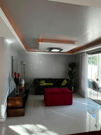 Imagem Casa com 3 Quartos à Venda, 450 m² em Itacoatiara - Niterói