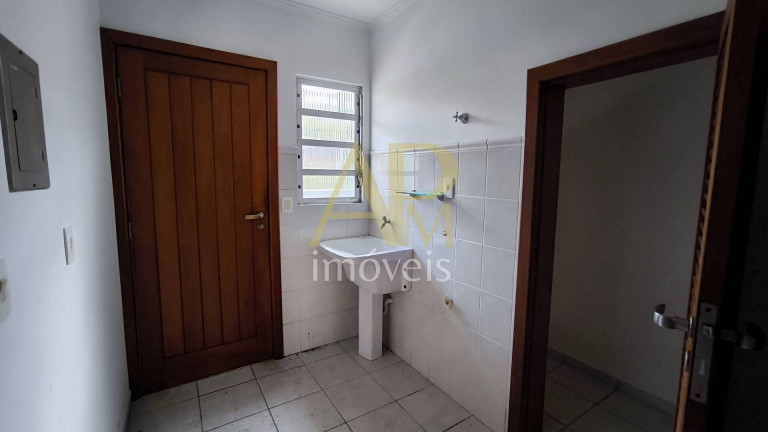 Imagem Casa com 3 Quartos à Venda, 285 m² em Canto - Florianópolis