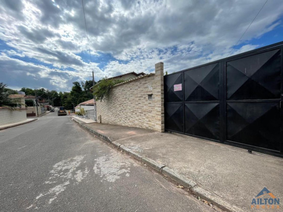 Casa com 3 Quartos para Alugar, 100 m²