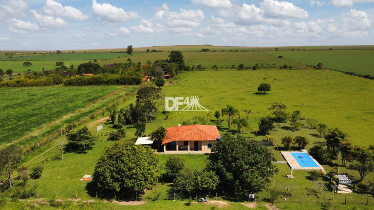 Imagem Imóvel com 16 Quartos à Venda, 4.400 m² em Planaltina - Brasília Imagem Imóvel com 16 Quartos à Venda, 4.400 m² em Planaltina - Brasília