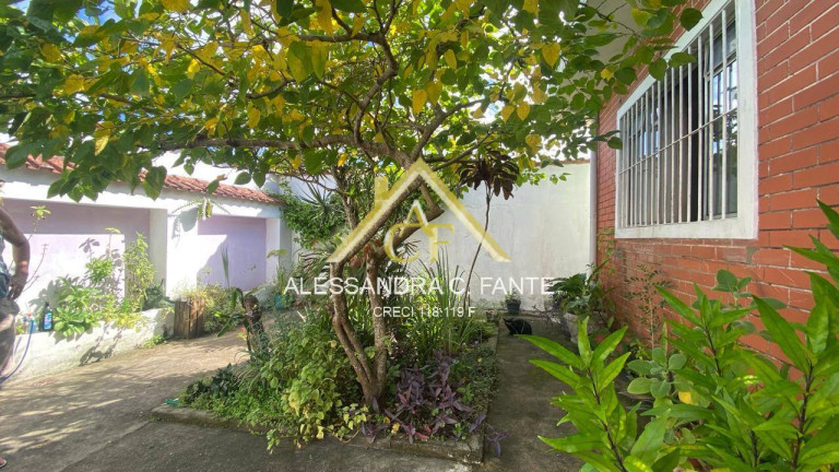 Casa com 3 Quartos à Venda, 264 m² em Bal. Itaóca - Mongaguá