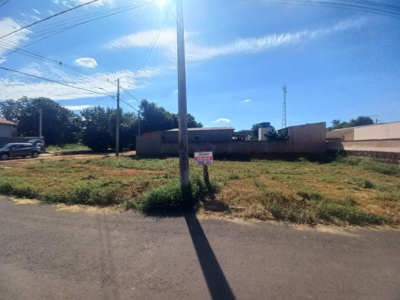 Terreno à Venda, 246 m² em Macucos - Macucos