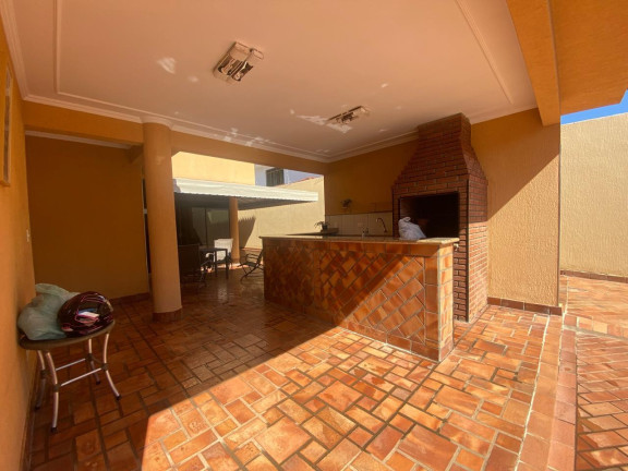 Imagem Sobrado com 3 Quartos à Venda, 266 m² em Vila Planalto - Campo Grande