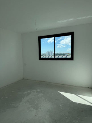 Imagem Imóvel com 4 Quartos à Venda, 220 m² em Alphaville I - Salvador Imagem Imóvel com 4 Quartos à Venda, 220 m² em Alphaville I - Salvador