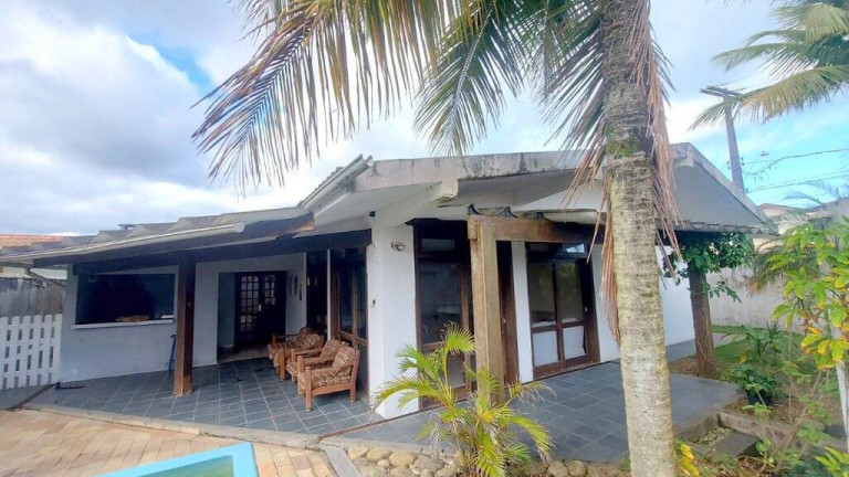 Casa com 3 Quartos à Venda, 361 m² em Jardim Mar E Sol - Peruíbe
