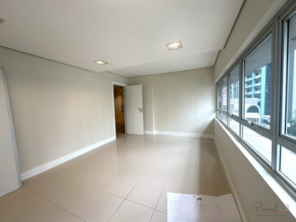 Imagem Sala Comercial à Venda, 200 m² em Centro - Florianópolis Imagem Sala Comercial à Venda, 200 m² em Centro - Florianópolis