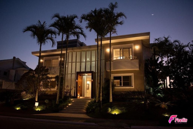 Imagem Casa com 5 Quartos à Venda, 436 m² em Jurerê Internacional - Florianópolis Imagem Casa com 5 Quartos à Venda, 436 m² em Jurerê Internacional - Florianópolis