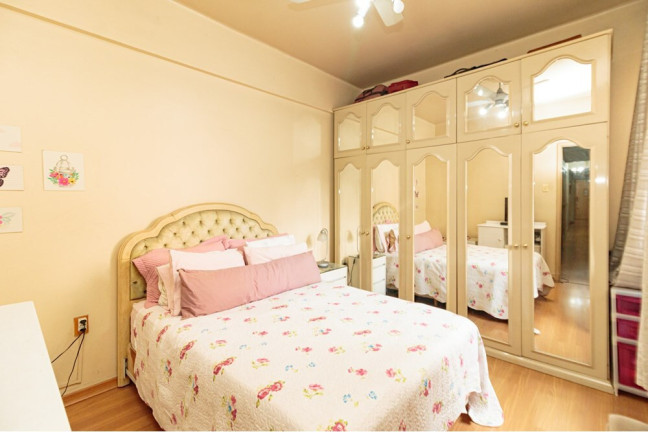 Imagem Apartamento com 3 Quartos à Venda, 144 m² em Rio Branco - Porto Alegre