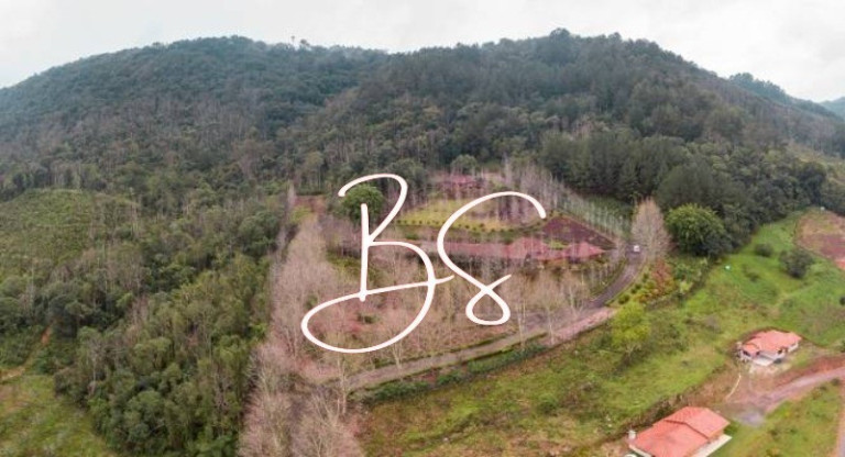 Imagem Imóvel com 2 Quartos à Venda,  em Linha Bonita - Gramado
