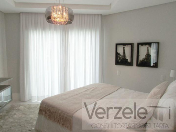 Imagem Apartamento com 3 Quartos à Venda, 198 m² em Centro - Balneário Camboriú Imagem Apartamento com 3 Quartos à Venda, 198 m² em Centro - Balneário Camboriú
