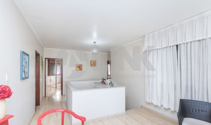 Imagem Sobrado com 3 Quartos à Venda, 316 m² em Jardim Lindóia - Porto Alegre