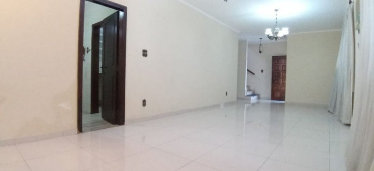Casa com 3 Quartos para Alugar, 200 m² em Aparecida - Santos
