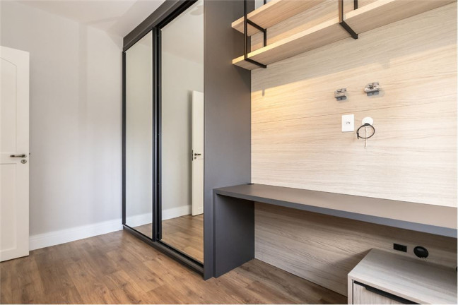 Imagem Imóvel com 2 Quartos à Venda, em Chácara Das Pedras - Porto Alegre Imagem Imóvel com 2 Quartos à Venda, em Chácara Das Pedras - Porto Alegre