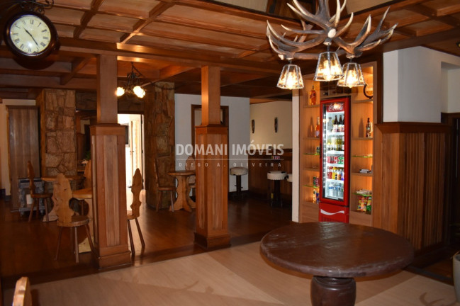 Imagem Imóvel com 24 Quartos à Venda, 1.741 m² em Região De Capivari - Campos Do Jordão