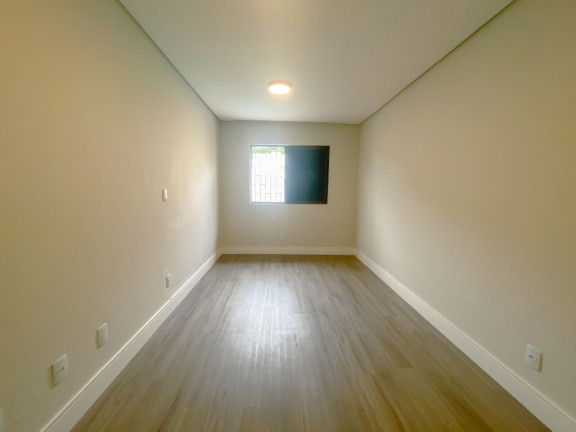 Imagem Casa com 3 Quartos à Venda, 320 m² em Coqueiros - Florianópolis Imagem Casa com 3 Quartos à Venda, 320 m² em Coqueiros - Florianópolis