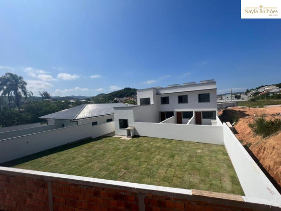 Sobrado com 3 Quartos à Venda,  em Sertão Do Maruim - São José