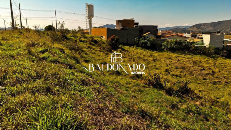 Imagem Terreno à Venda, 300 m² em Centro - Extrema