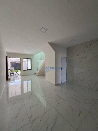 Imagem Casa com 4 Quartos à Venda, 127 m² em Maraponga - Fortaleza Imagem Casa com 4 Quartos à Venda, 127 m² em Maraponga - Fortaleza