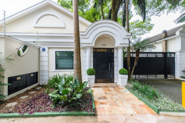 Casa com 4 Quartos à Venda,  em Alto Da Boa Vista - São Paulo