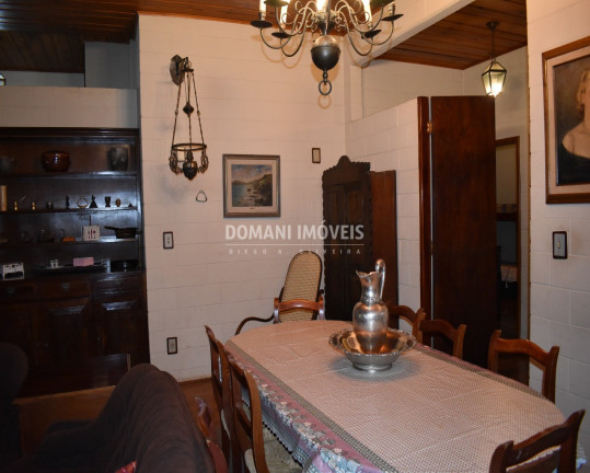 Imagem Casa com 4 Quartos à Venda, 185 m² em Região Do Vale Encantado - Campos Do Jordão