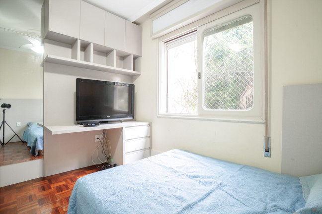Imagem Imóvel com 2 Quartos à Venda, 74 m² em Menino Deus - Porto Alegre Imagem Imóvel com 2 Quartos à Venda, 74 m² em Menino Deus - Porto Alegre