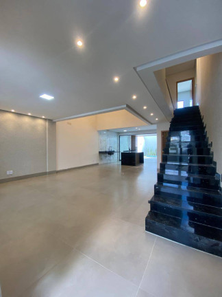 Imagem Casa com 3 Quartos à Venda, 183 m² em Jardim Presidente - Goiânia Imagem Casa com 3 Quartos à Venda, 183 m² em Jardim Presidente - Goiânia