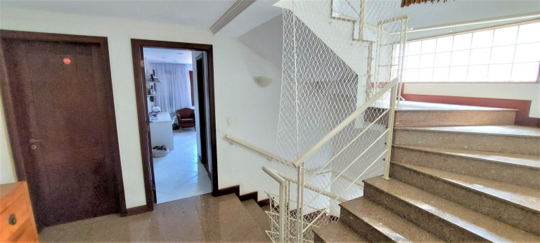 Imagem Casa com 5 Quartos à Venda ou Locação, 580 m² em Camboinhas - Niterói Imagem Casa com 5 Quartos à Venda ou Locação, 580 m² em Camboinhas - Niterói