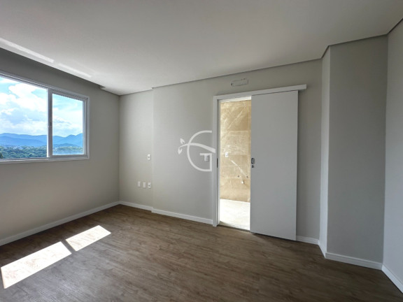 Imagem Imóvel com 3 Quartos à Venda, 185 m² em Costa E Silva - Joinville Imagem Imóvel com 3 Quartos à Venda, 185 m² em Costa E Silva - Joinville