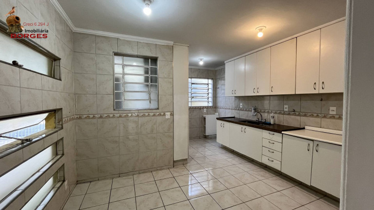 Imagem Casa com 3 Quartos para Alugar, 200 m² em Moema - São Paulo Imagem Casa com 3 Quartos para Alugar, 200 m² em Moema - São Paulo