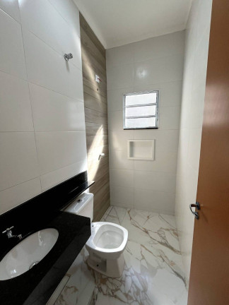 Imagem Casa com 2 Quartos à Venda, em Itanhaém Imagem Casa com 2 Quartos à Venda, em Itanhaém