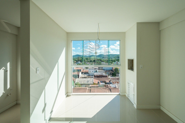 Imagem Apartamento com 2 Quartos à Venda, 67 m² em Centro - Camboriú