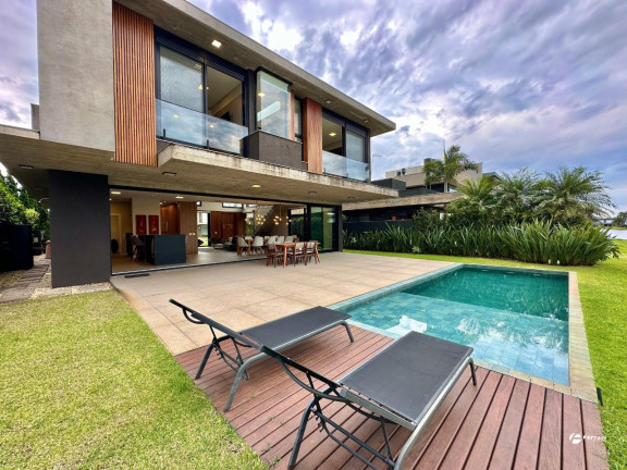 Imagem Casa de Condomínio com 5 Quartos à Venda, 297 m² em Centro - Xangri-lá