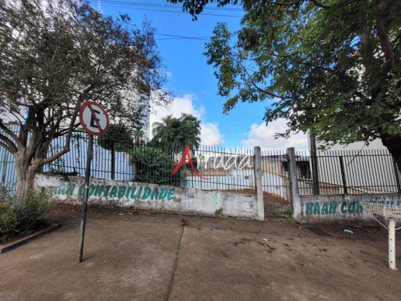 Terreno à Venda, 500 m² em Centro - Cascavel