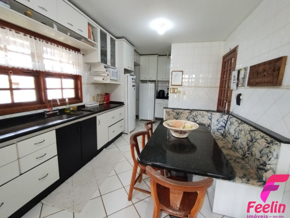 Imagem Casa com 4 Quartos à Venda, 355 m² em Campeche - Florianópolis Imagem Casa com 4 Quartos à Venda, 355 m² em Campeche - Florianópolis