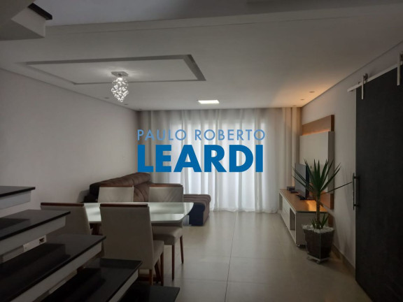 Sobrado com 2 Quartos à Venda, 105 m² em Vila Sacadura Cabral - Santo André