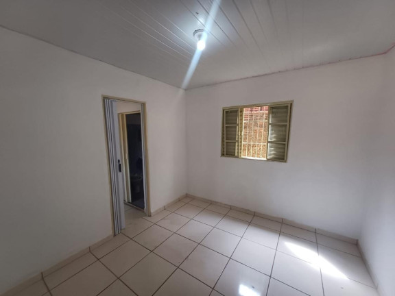 Imagem Casa com 3 Quartos à Venda,  em Jardim Leoni - Lins
