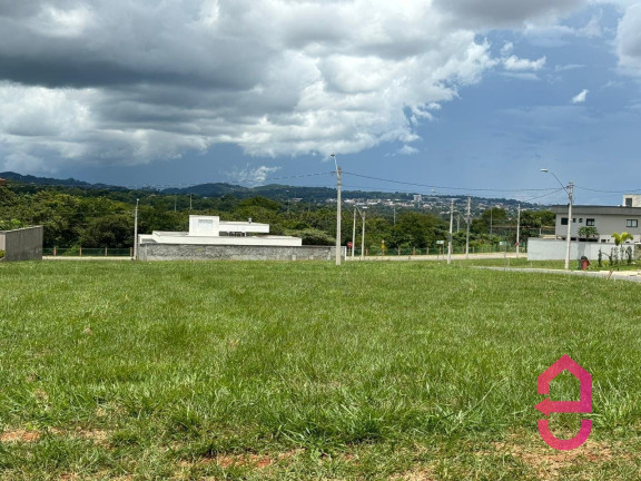 Terreno à Venda, 505 m² em Condomínio Parque Dos Cisnes - Goiânia