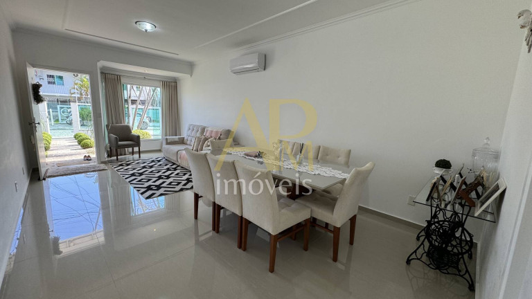 Imagem Casa com 4 Quartos à Venda, 300 m² em Centro - Palhoça Imagem Casa com 4 Quartos à Venda, 300 m² em Centro - Palhoça