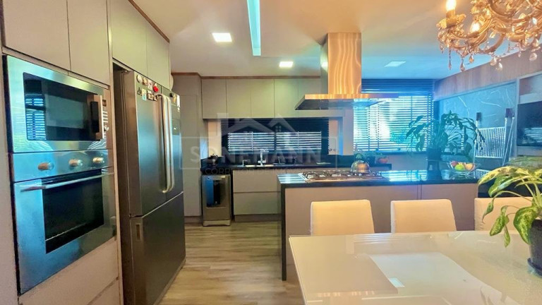 Imagem Apartamento com 3 Quartos à Venda, 142 m² em Centro - Florianópolis Imagem Apartamento com 3 Quartos à Venda, 142 m² em Centro - Florianópolis