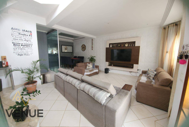 Imagem Casa com 5 Quartos à Venda, 300 m² em Nova Arujá - Arujá Imagem Casa com 5 Quartos à Venda, 300 m² em Nova Arujá - Arujá