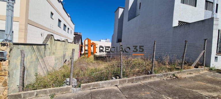 Terreno à Venda, 250 m² em Santa Maria - Poços De Caldas