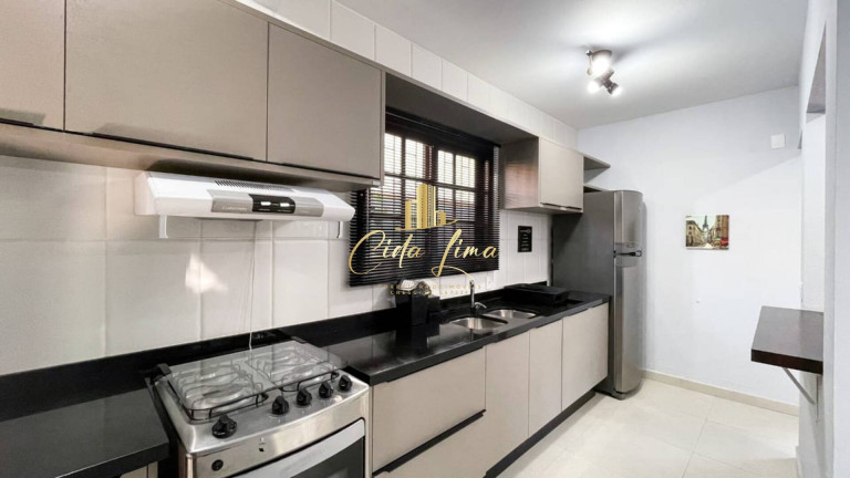 Imagem Casa com 3 Quartos à Venda, 228 m² em Rio Tavares - Florianópolis