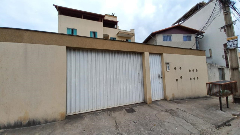 Imagem Imóvel com 3 Quartos à Venda, 105 m² em R$302.000,00 // Lago Azul - 1ª Seção - Ibirité