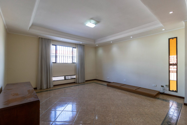 Casa com 3 Quartos à Venda, 330 m² em Mirandópolis - São Paulo